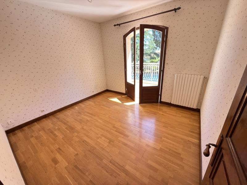 Belle villa avec grand terrain