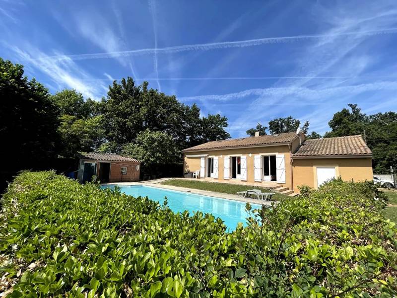 Pibrac plein centre maison familiale au calme avec piscine