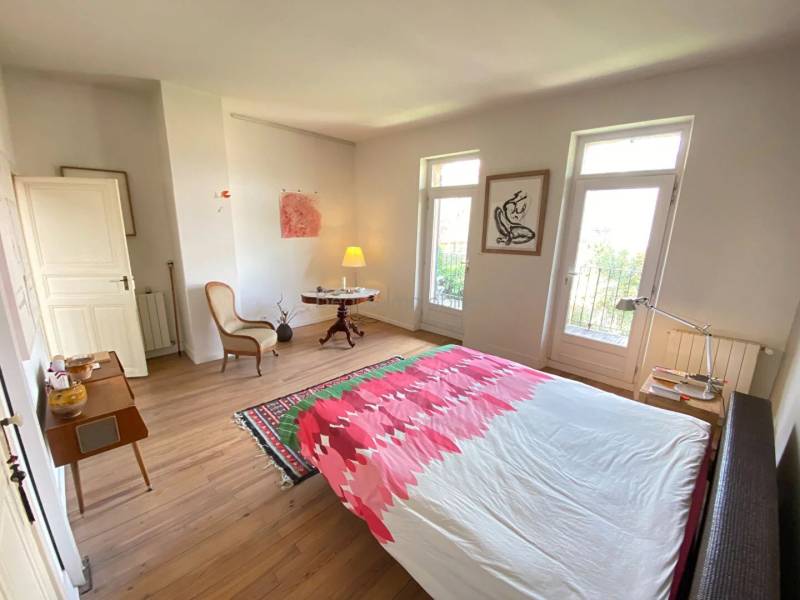 Pibrac ouest Toulouse. Magnifique maison de village rénovée avec gout alliant le charme de l'ancien et le confort de la modernité. Ouest Toulouse Occitanie Haute Garonne