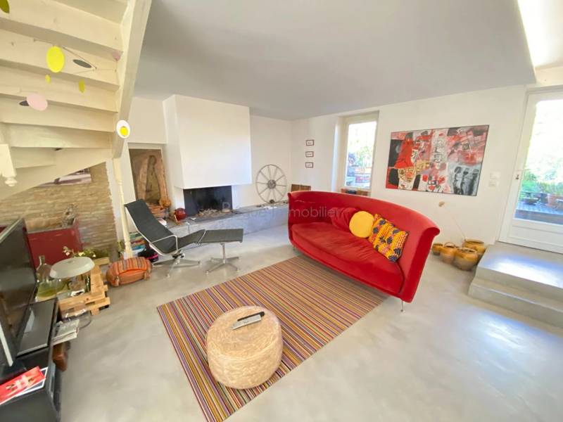 Pibrac ouest Toulouse. Magnifique maison de village rénovée avec gout alliant le charme de l'ancien et le confort de la modernité. Ouest Toulouse Occitanie Haute Garonne