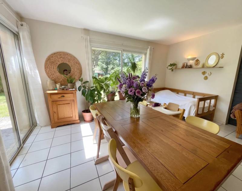 Coquette maison de plain pied grand terrain au calme absolu