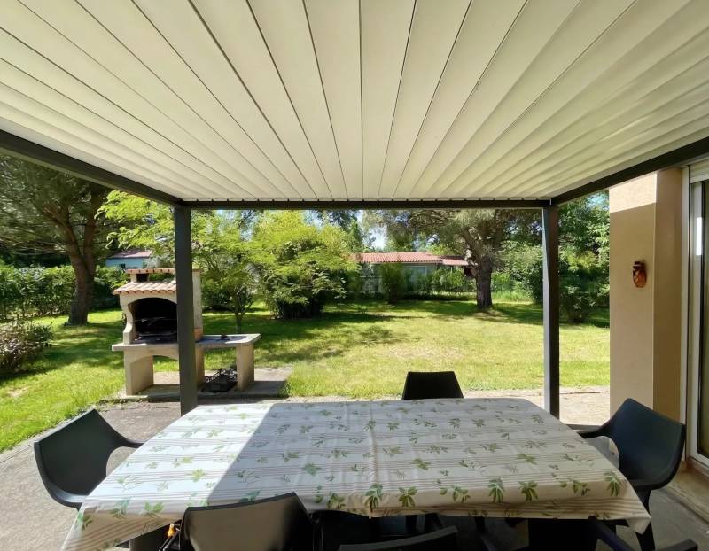Coquette maison de plain pied grand terrain au calme absolu