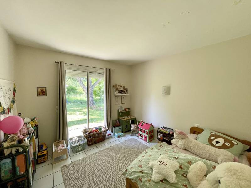 Coquette maison de plain pied grand terrain au calme absolu
