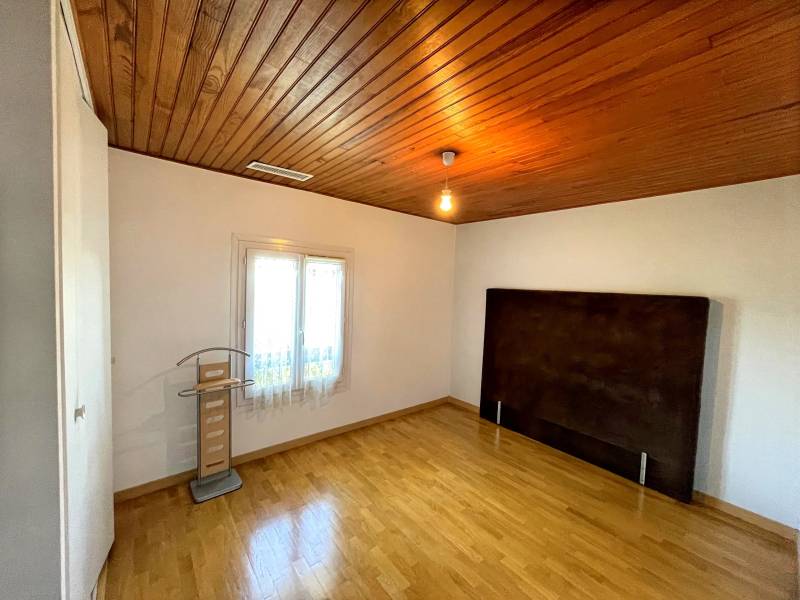 Pibrac hyper centre maison familiale idéalement située  sur belle parcelle arborée piscine et spa