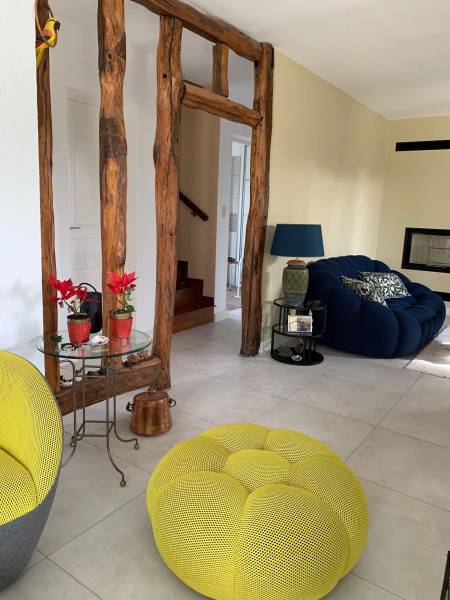 Pibrac hyper centre maison familiale idéalement située  sur belle parcelle arborée piscine et spa