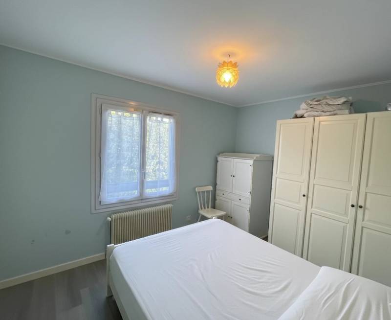 Pibrac hyper centre maison familiale idéalement située  sur belle parcelle arborée piscine et spa