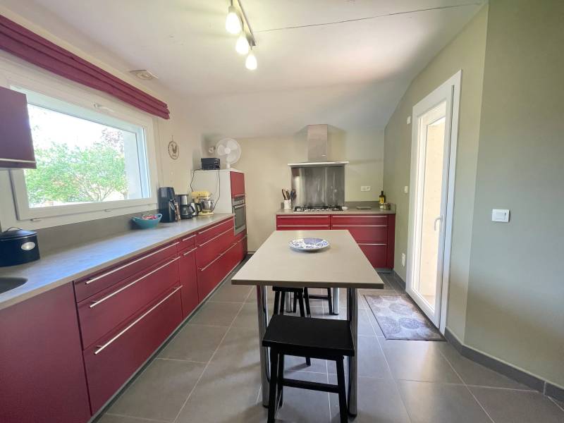 Exclusivite emplacement de choix maison d'architecte T5 Pibrac centre sur beau jardin de 1500 m² sans vis à vis.