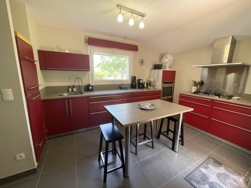 Exclusivite emplacement de choix maison d'architecte T5 Pibrac centre sur beau jardin de 1500 m² sans vis à vis.