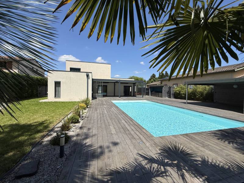 Belle maison d'architecte de 230 m² sur parcelle de 1000 m² avec piscine