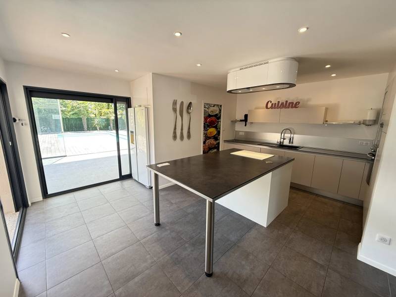Belle maison d'architecte de 230 m² sur parcelle de 1000 m² avec piscine