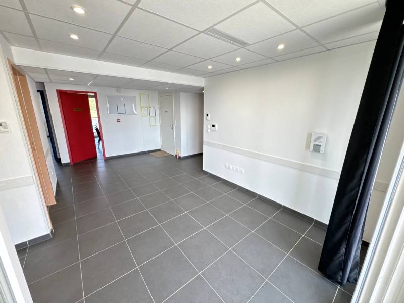 salle d'attente peut devenir salon ou autre 