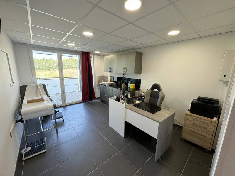 coin salle de consultation peut devenir chambre 