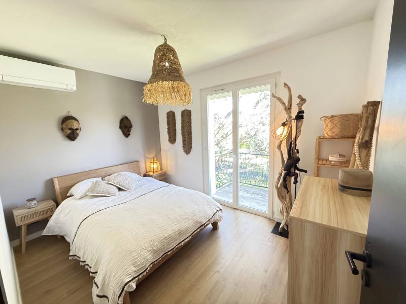 Brax proche Pibrac Maison Contemporaine lumineuse avec piscine sur  un terrain de