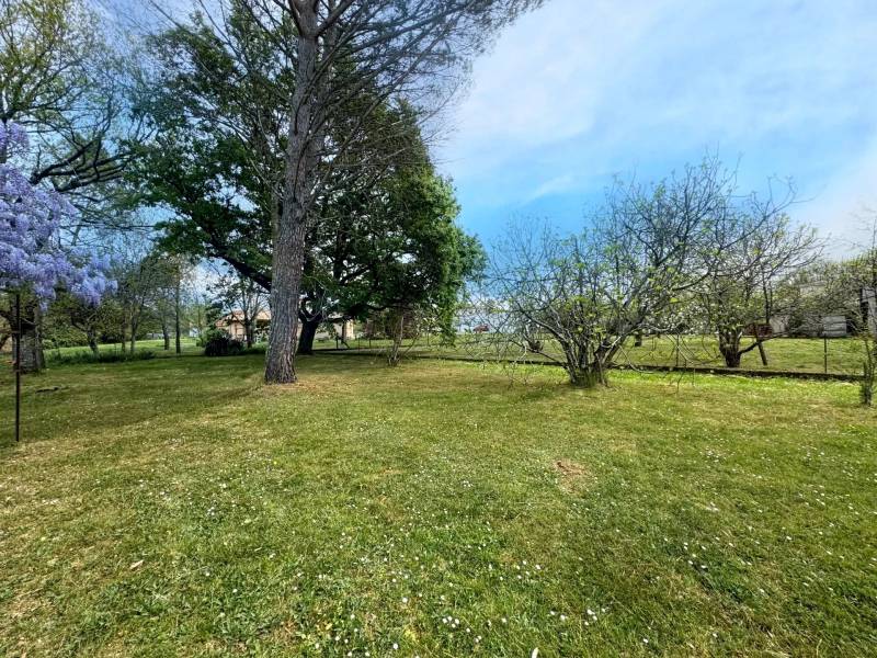 Terrain de 634 m2 sur la commune de Brax