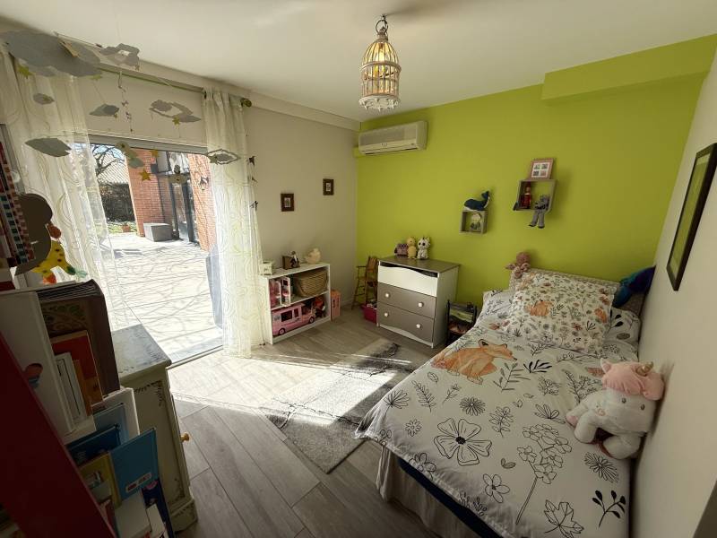 Exclusivité Colomiers quartier Garroussal  belle maison d'architecte implantée sur parcelle de 3200 m² avec piscine