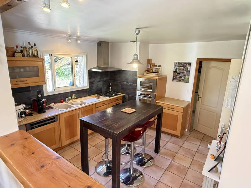 Brax proche Pibrac belle maison de plain pied sur magnifique jardin arboré de plus de 1700 m² avec piscine