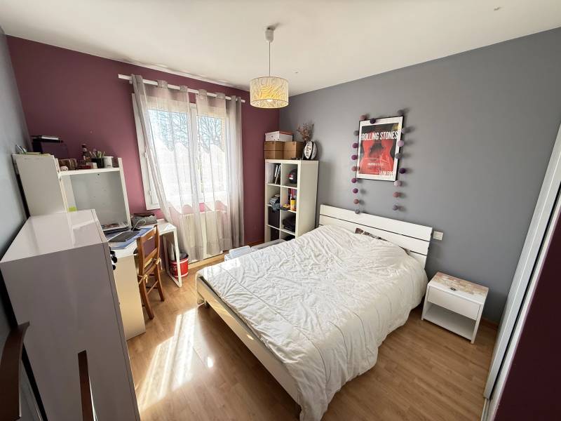 Brax proche Pibrac belle maison de plain pied sur magnifique jardin arboré de plus de 1700 m² avec piscine