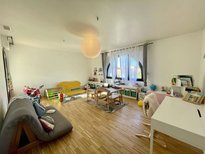 Exclusivité Pibrac, belle et grande maison d'environ 260 m² proche des écoles, lycée international, école allemande