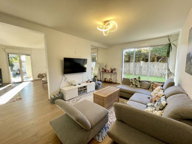 Exclusivité Pibrac, belle et grande maison d'environ 260 m² proche des écoles, lycée international, école allemande....