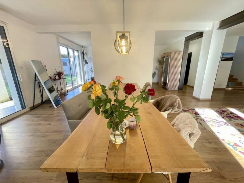 Exclusivité Pibrac, belle et grande maison d'environ 260 m² proche des écoles, lycée international, école allemande