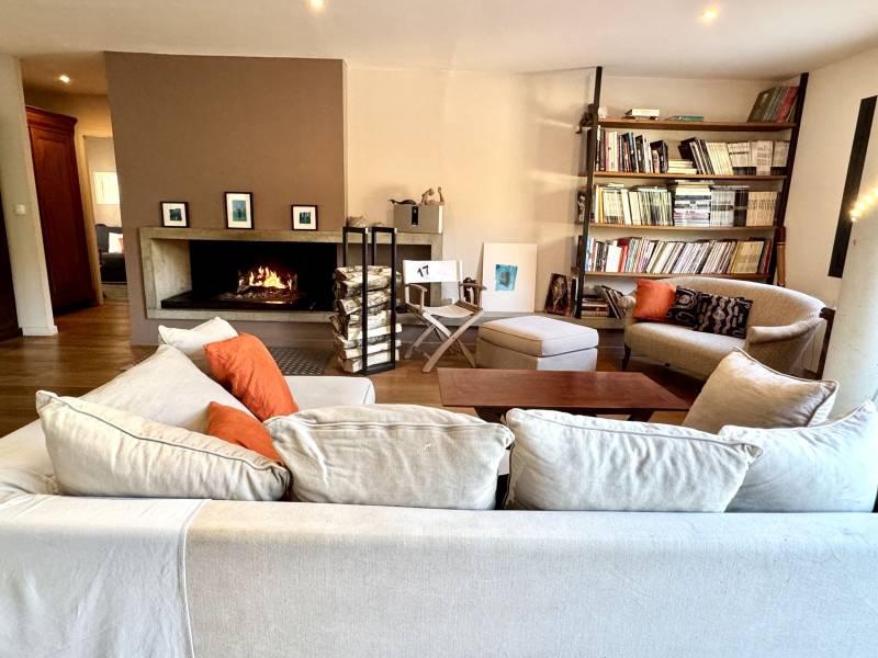 Pibrac maison T6 env. 175 m² habitables quartier résidentiel proche centre commodités écoles collège et forêt de Bouconne