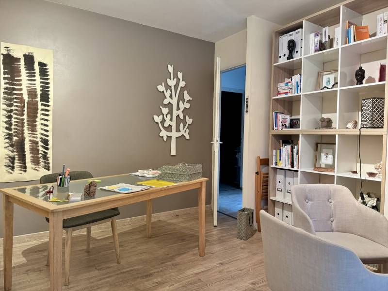 Pibrac maison T6 env. 175 m² habitables quartier résidentiel proche centre commodités écoles collège et forêt de Bouconne