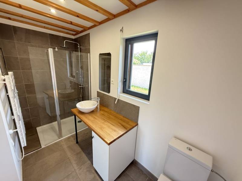 Brax maison de plain pied d'environ 115m² sur 700 m² de terrain proche commerces écoles et gare